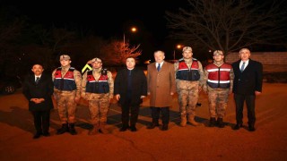 Vali Aydoğdudan Mehmetçiğe moral ziyareti