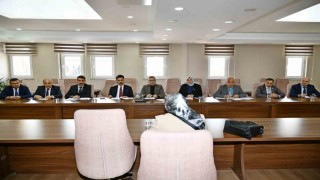 Vali Çiçek halk gününde vatandaşların sorunlarını dinledi