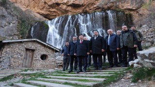 Vali Çiçekten Yahyalı ziyareti