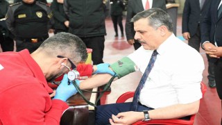 Vali Çiftçi 45inci kez kan bağışında bulundu