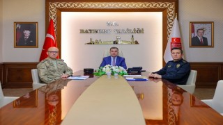 Vali Eldivan, İçişleri Bakanı Yerlikaya başkanlığındaki yeni yıl tedbirleri toplantısına katıldı