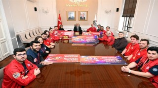 Vali Özkan, TEKNOFEST takımını tebrik etti