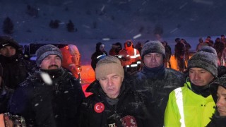 Vali Turan Ergün: Çığ altındakileri bulmak için çalışmalar yarın sabah yeniden başlayacak