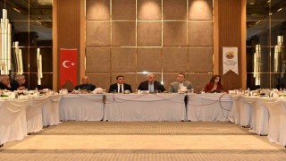 Vali Zorluoğlu, esnafın sorun ve taleplerini dinledi