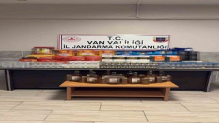 Vanda kaçak sigara, alkol ve gıda ürünü ele geçirildi