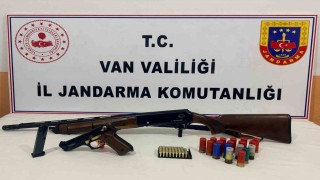 Vanda silah ele geçirildi