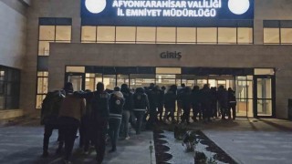 Yabancı uyruklu şahıslara operasyon: 9u DEAŞlı 62 kişi sınır dışı edildi