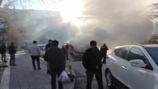 Yanan kamyonete ilk müdahaleyi vatandaşlar yaptı