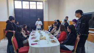 Yemekleri bu kez öğrenciler yaptı, anneler jüri oldu