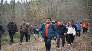 Yenişehirde doğa yürüyüşü ile gençler stres attı