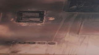 Yıldırım düşen camide başlayan yangın ucuz atlatıldı