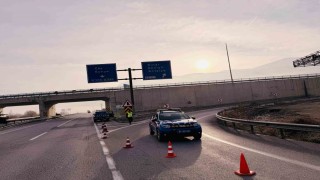 Yoğun sis nedeniyle kara yolu ulaşıma kapatıldı