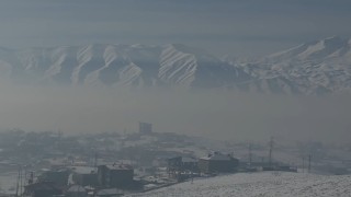 Yüksekova sis altında kaldı