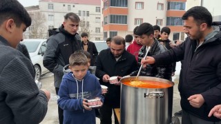 Yüksekovada cuma namazı sonrası cemaate keledoş ikram edildi