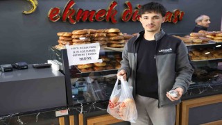 Yüz lira bozuk para getirene iki ekmek hediye