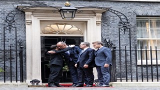 Zelenskiy: Londradaki görüşmeler verimli geçti ve barış yönünde küçük bir ilerleme var