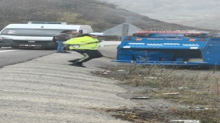 Zonguldakta patpat ile ticari araç çarpıştı