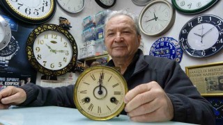 10 metrekare dükkanda 40 yıldır zamana ‘ince ayar veriyor