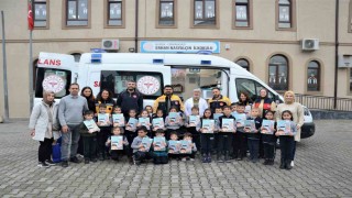 112den minik Yağmur ve arkadaşlarına karne hediyesi