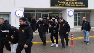 6 ilde fuhuş operasyonu: 6sı yabancı 15 kadın kurtarıldı, 13 şüpheli yakalandı