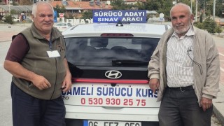 70 yaşında hem araba hem motosiklet ehliyeti aldı