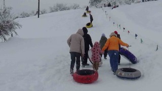 Abant Gölü Milli Parkının yamaçları kayak merkezi oldu