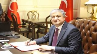 Adana Valisi göreve başladı, ilk mesajı suç işleyenlere oldu