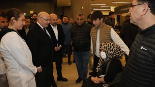 Adana Valisi Köşger’den Yılbaşı Gecesi Hastane Ziyareti