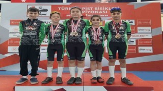 Akhisarlı bisikletçiler Konya Velodromunda kürsüye damga vurdu