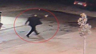 Akrabalar arasında silahlı kavga kamerada: Yeğenini vurdu, ardından kazara kendisini yaraladı