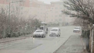 Aksarayda kar yağışı etkili oluyor