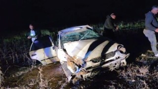 Aksarayda kontrolden çıkan otomobil takla attı: 3 yaralı
