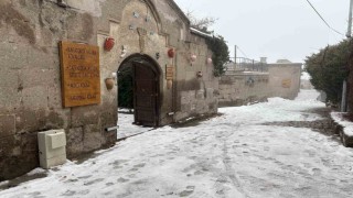 Aksarayın Güzelyurt ilçesinde kar yağışı etkili oldu