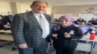 Akşemsettin Kız Anadolu İmam Hatip Lisesinde öğrencilere Tohumlu Kalem sürprizi