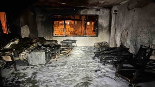 Alevlere teslim olan apartman dairesi kullanılmaz hale geldi