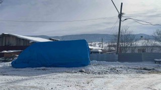 Alevlere teslim olan minibüsünü izlerken kalbine yenik düştü