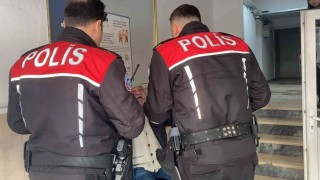 Alkollü bir vatandaş, yardım aldığı vakıfta olay çıkardı