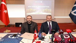 Anadolu Üniversitesi Rektörü Adıgüzel, basın mensuplarıyla buluştu