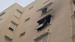 Apartman dairesindeki yangın korkuttu