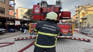 Apartmanın 2. katı alev alev yandı: 5 kişi dumandan etkilendi
