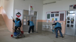 Ara tatilde okulların bakımlarını yükümlüler yapıyor