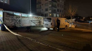 Arnavutköyde cami avlusunda yaşlı adama silahlı saldırı: 1 yaralı