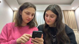 Artvinde aralarında 11 yaş olan kardeşlerin telefonlarının yüz tanıma şaşkınlığı
