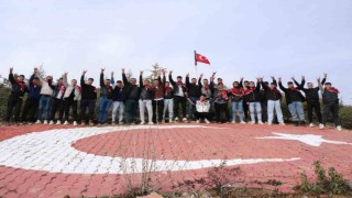 Asker adayları ilk nöbetlerini köylerindeki bu tepede tutuyor