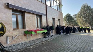 Askere gidecekti, tabutuna O şimdi asker yazılı tülbent serildi