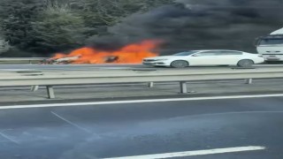Avcılarda seyir halindeki araç alev alev yandı