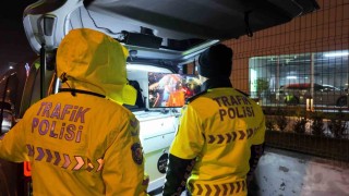 Avcılarda yeni aldığı ehliyetin zarfını polise açtıran kadın sürücü ilk cezasını yedi