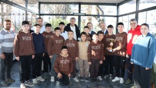 Aydın birincisi voleybol takımına moral kahvaltısı