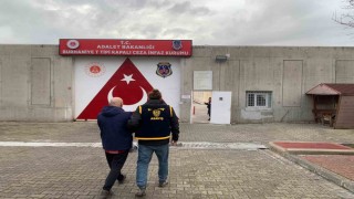 Ayvalıkta kendisini Emniyet Müdürü olarak tanıtan şahsa operasyon