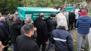 Baba Cinayeti Kurbanı İki Kardeş Yan Yana Defnedildi